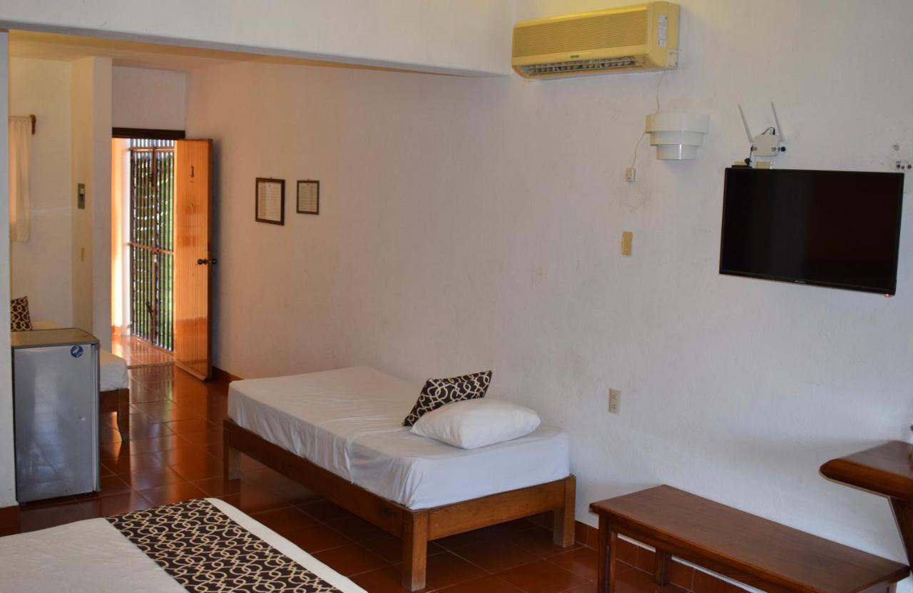 Hotel Casa Arena Zihuatanejo Bagian luar foto